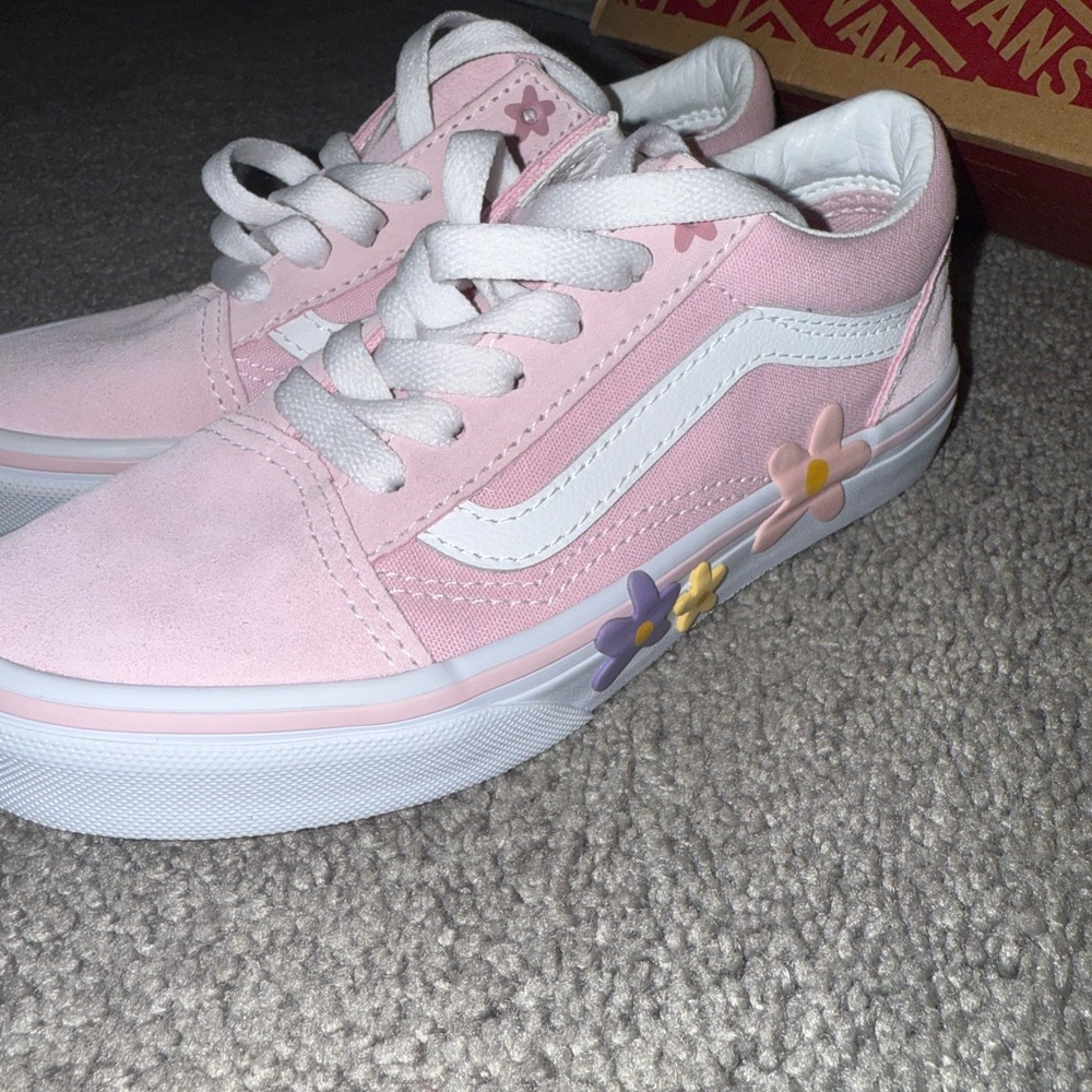 Vans Kids Light Pink Sneakers with Floral Accents - Picture 2 of 7